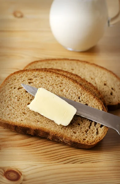 Bread with butter — Stock Photo, Image