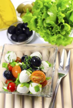 mozzarella salatası