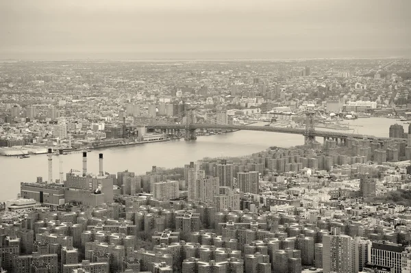 Brooklyn skyline Arial vista desde Nueva York Manhattan negro a — Foto de Stock