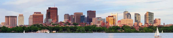 Vista para o rio Boston — Fotografia de Stock