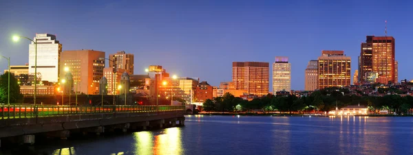 Boston charles river på natten — Stockfoto