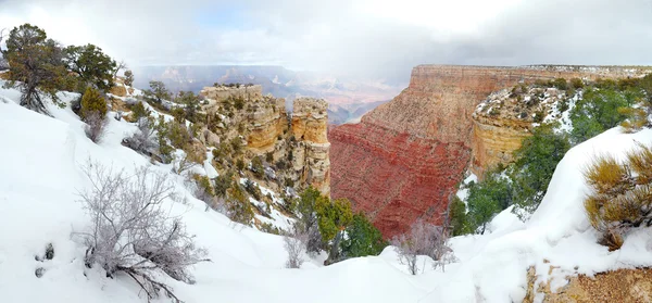 Widok na panoramę Wielkiego Kanionu w zimie śnieg — Zdjęcie stockowe