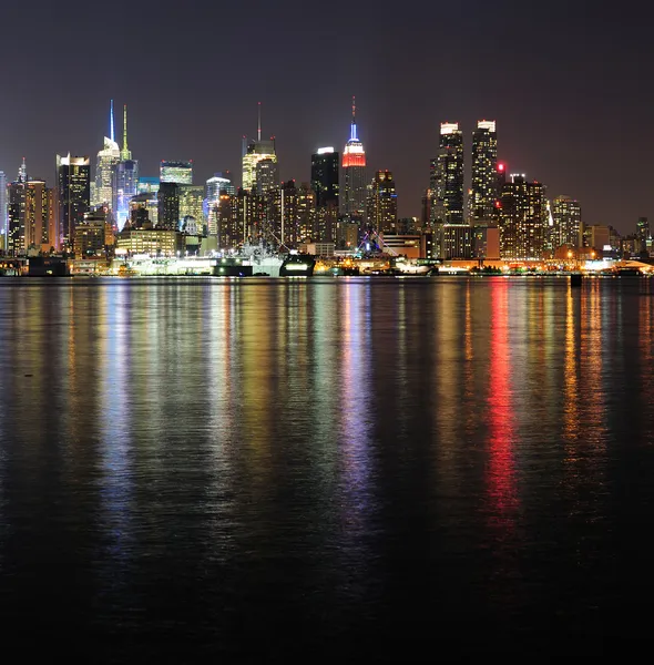Nowy Jork Manhattanu Midtown Skyline w nocy — Zdjęcie stockowe