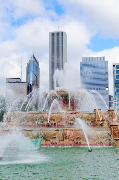 Chicago skyline met buckingham fontein — Stockfoto