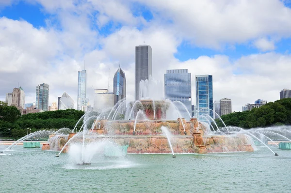 Chicago skyline avec fontaine Buckingham — Photo