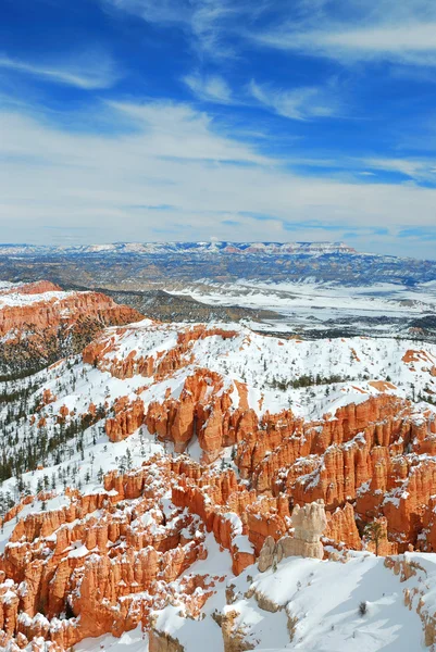 Bryce Canyon con neve in inverno . — Foto Stock