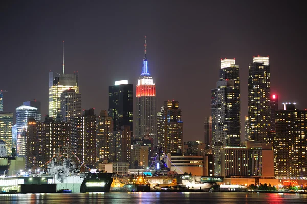 New York City Manhattan Midtown Skyline di notte — Foto Stock