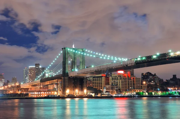 Městský most noční scéna — Stock fotografie