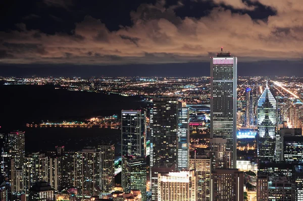 夕暮れ時にシカゴ都市の航空写真ビュー — ストック写真