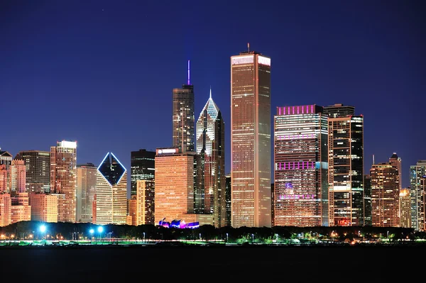 Chicago skyline alkonyatkor — Stock Fotó