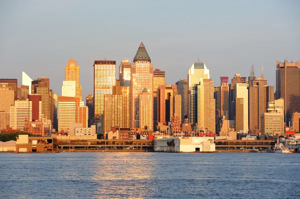 Nueva York Manhattan al atardecer sobre el río Hudson —  Fotos de Stock