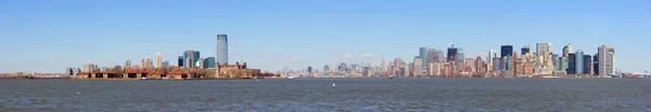 ニュージャージー州とニューヨーク市のマンハッタンのスカイラインのパノラマ — ストック写真