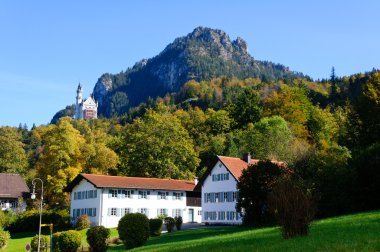 Neuschwanstein Şatosu ve Hohenschwangau Köyü