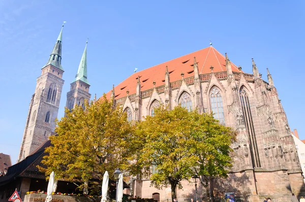 St. Sebaldus Kirche in Nürnberg, Deutschland — Stockfoto