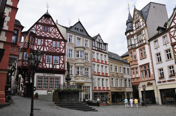 Gamla stan i bernkastel kues, Tyskland — Stockfoto