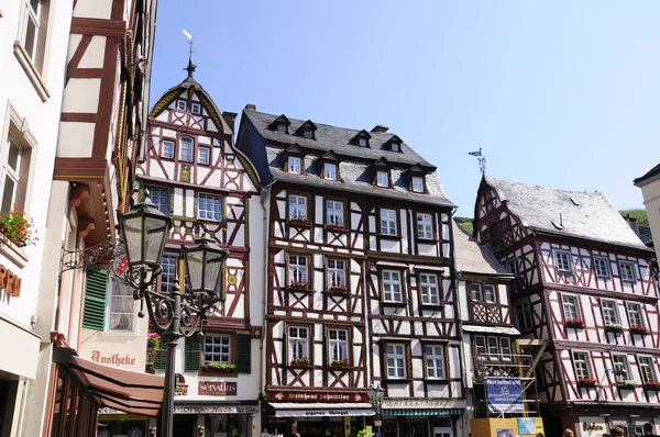 Oude centrum van bernkastel-kues, Duitsland — Stockfoto