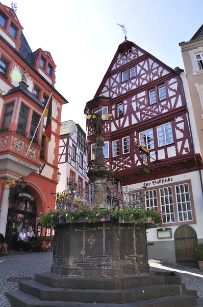 Oude centrum van bernkastel-kues, Duitsland — Stockfoto