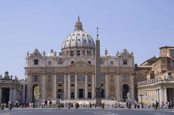 Petersbasilika in der vatikanischen Stadt — Stockfoto
