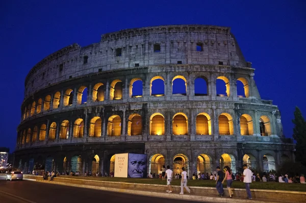 Éjjel Colosseum, Róma, Olaszország — Stock Fotó