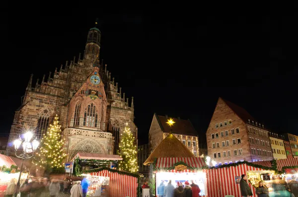 Christkindlesmarkt (karácsonyi vásár), Nürnberg, Németország — Stock Fotó