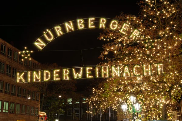 Vánoční osvětlení v Norimberku, Německo — Stock fotografie