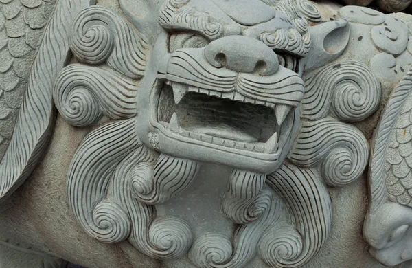 Каменный дракон крупный план в Таиланде — стоковое фото
