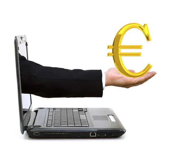 Вручение ноутбука с золотым символом евро — стоковое фото