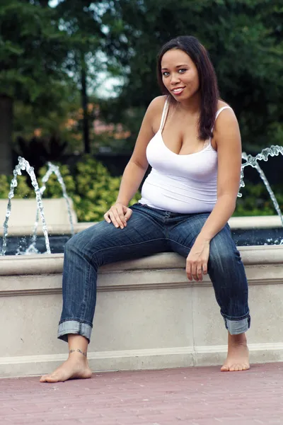 Hermosa mujer multiracial embarazada de cinco meses (12 ) —  Fotos de Stock