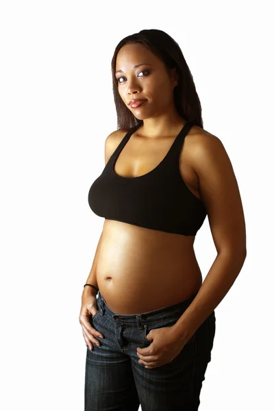 Gyönyörű többnemzetiségű nő öt hónapos terhes (18) — Stock Fotó
