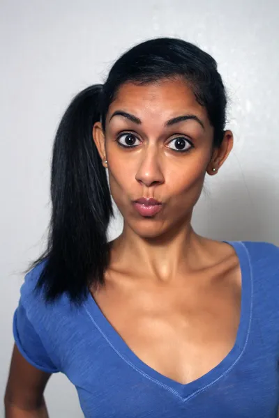 Mulher Multiracial bonita com expressão facial cômica (3 ) — Fotografia de Stock