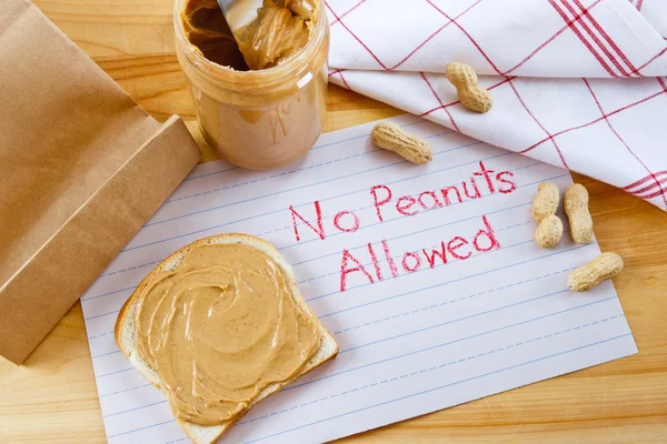 Aviso - Sem amendoins permitidos — Fotografia de Stock