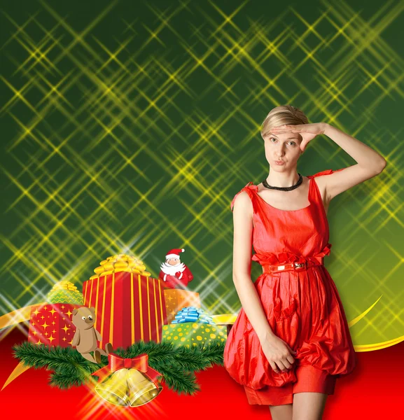 Mujer de rojo con regalos de Navidad — Foto de Stock