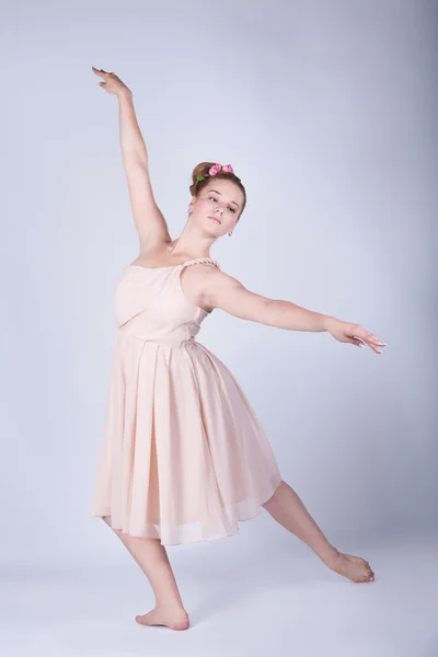 Krásná dívka tanec — Stock fotografie