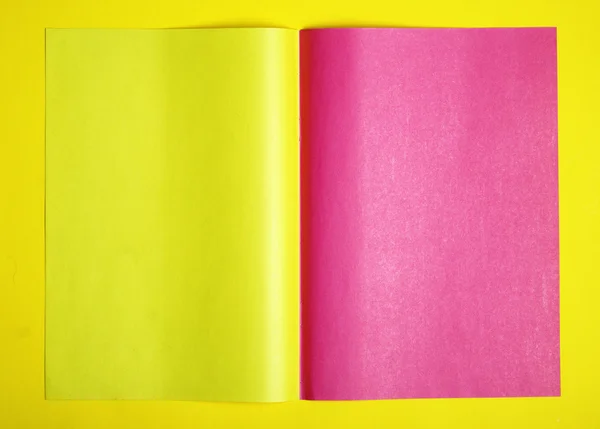 Página rosa e amarela — Fotografia de Stock