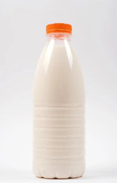 Flaschenmilch — Stockfoto