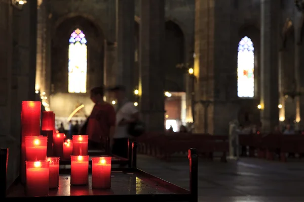 Czerwony Kościół świece — Zdjęcie stockowe