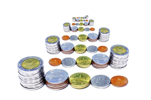 Pilha de moeda em bacground branco . — Fotografia de Stock