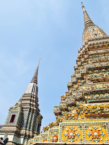 在曼谷，泰国佛寺佛塔 — 图库照片