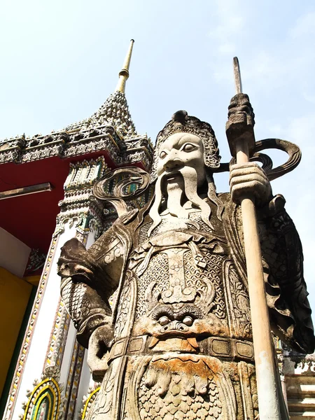 Kamenná stráž v chrámu wat pho, bangkok — Stock fotografie