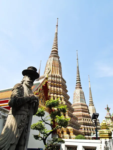 Estátua de pedra gigante em Wat Pho, Bancoc — Fotografia de Stock