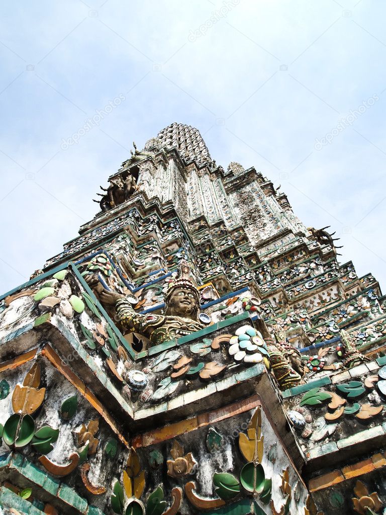 Angel Statue of the Wat Arun , Bangkok