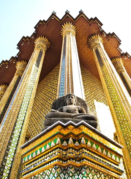Estátua de Buda em Wat Phra Kaeo, Bangkok Tailândia — Fotografia de Stock