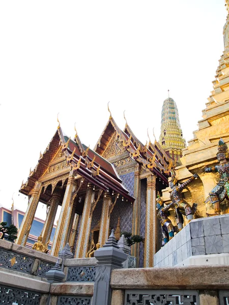 Wat Phra Kaew Isolé sur fond blanc — Photo