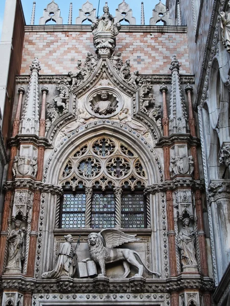 Μια λεπτομέρεια από το παλάτι των Δόγηδων στη Βενετία, Ιταλία — Φωτογραφία Αρχείου