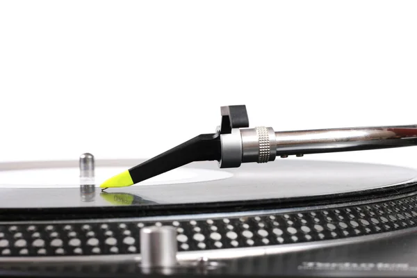 DJ draaitafel naalden en de vinyl record — Stockfoto