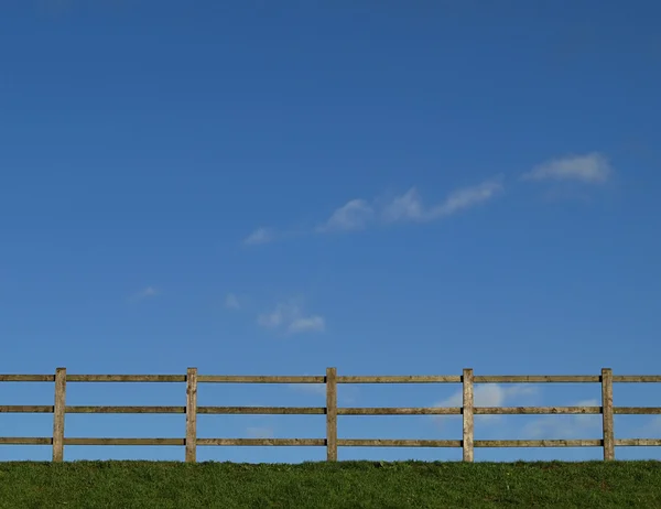 Grass Fence Sky Fond — Photo