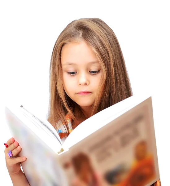 Девочка читает — стоковое фото