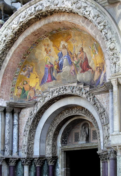 San Marco Bazilikası'nın ana giriş — Stok fotoğraf