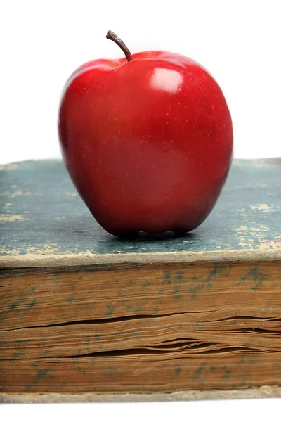 Livro & maçã vermelha — Fotografia de Stock