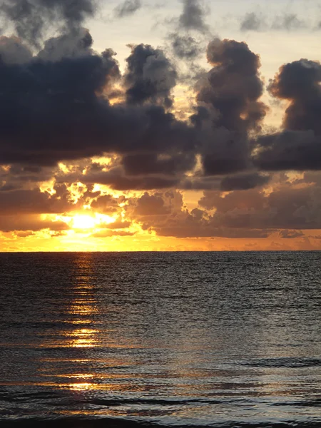 Sonnenaufgang in den Ozeanen — Stockfoto
